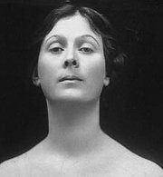 Isadora Duncan
 (1877-1927), bailarina estadounidense