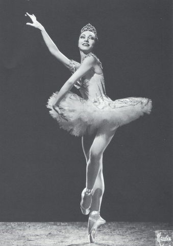 Rosella Hightower (1920):americana que bailó en rusa, en el ballet de monte carlo