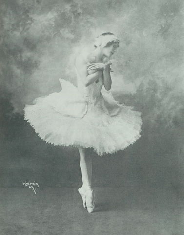 Anna Pavlova
 (1881-1931): 
gran innovadora de danza clásica